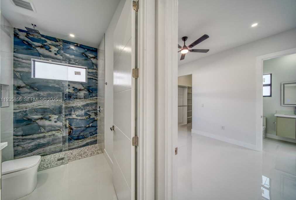 Small Image of 1019 SW 8th Ct, Cape Coral, FL 33991, USA Number 54