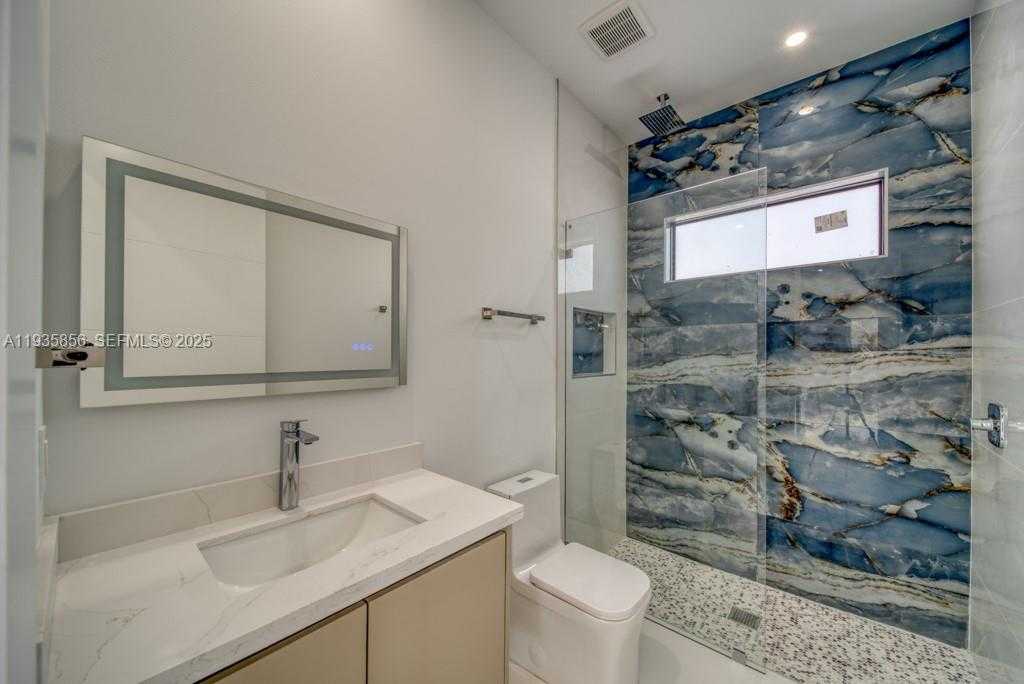 Small Image of 1019 SW 8th Ct, Cape Coral, FL 33991, USA Number 55