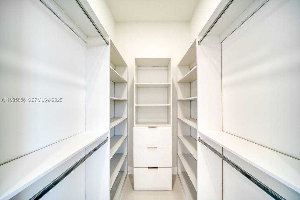 Small Image of 1019 SW 8th Ct, Cape Coral, FL 33991, USA Number 60