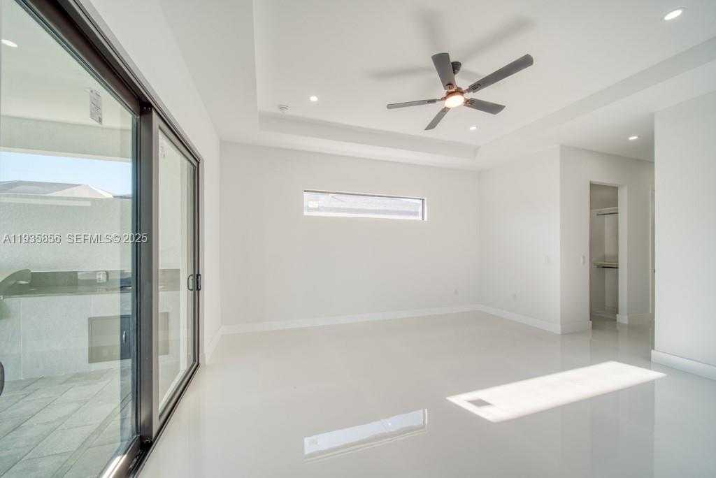 Small Image of 1019 SW 8th Ct, Cape Coral, FL 33991, USA Number 70