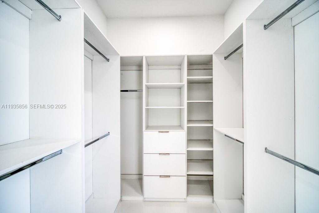 Small Image of 1019 SW 8th Ct, Cape Coral, FL 33991, USA Number 76