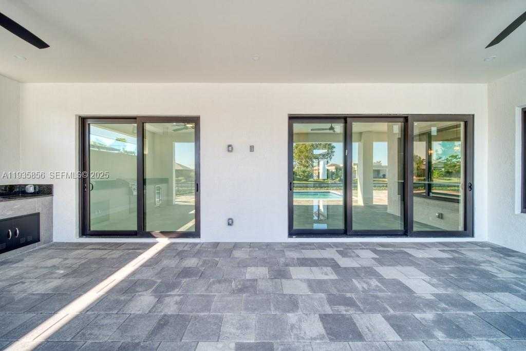 Small Image of 1019 SW 8th Ct, Cape Coral, FL 33991, USA Number 90