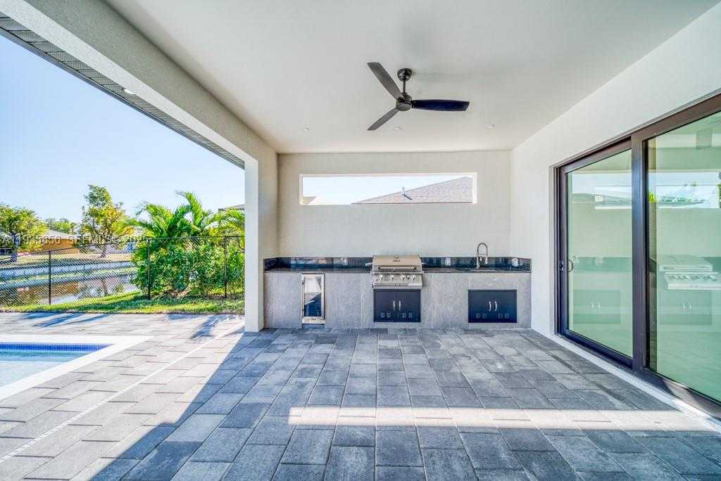 Small Image of 1019 SW 8th Ct, Cape Coral, FL 33991, USA Number 91