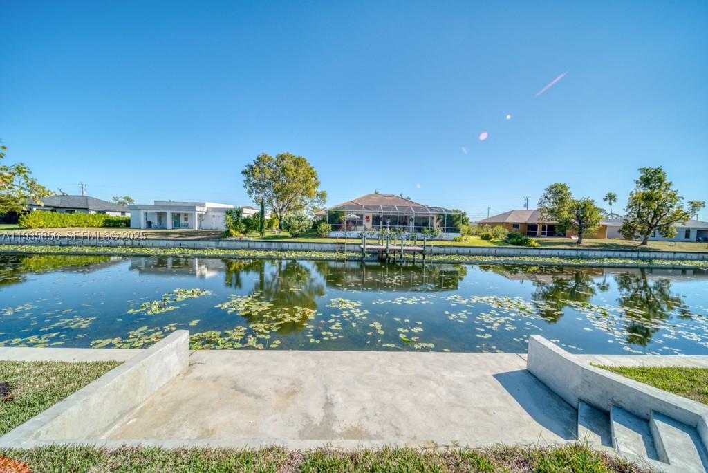 Small Image of 1019 SW 8th Ct, Cape Coral, FL 33991, USA Number 98