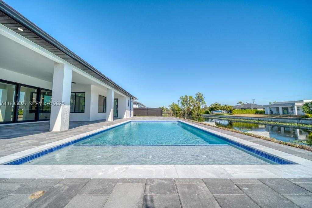 Small Image of 1019 SW 8th Ct, Cape Coral, FL 33991, USA Number 99