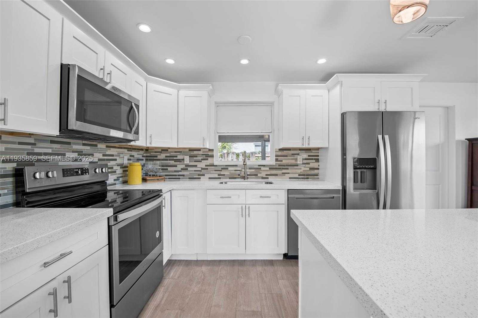 Small Image of 5641 NORTH EAST 8TH AVE, Oakland Park Number 11