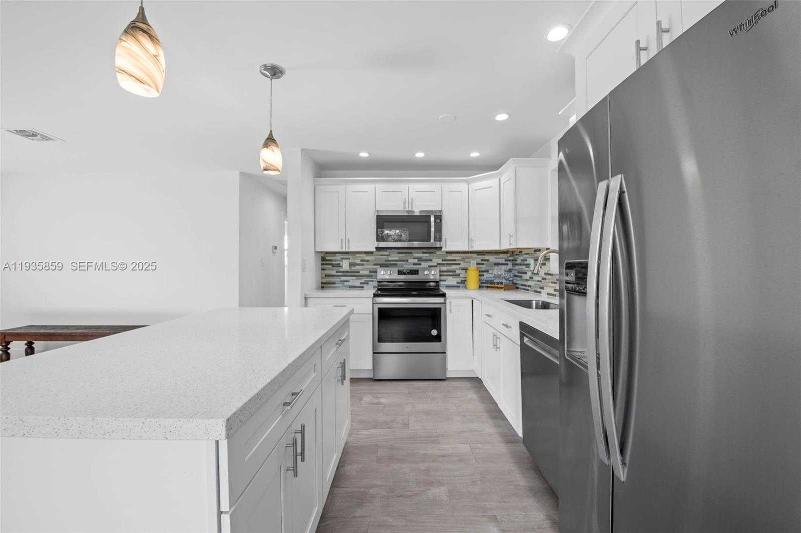 Small Image of 5641 NORTH EAST 8TH AVE, Oakland Park Number 12