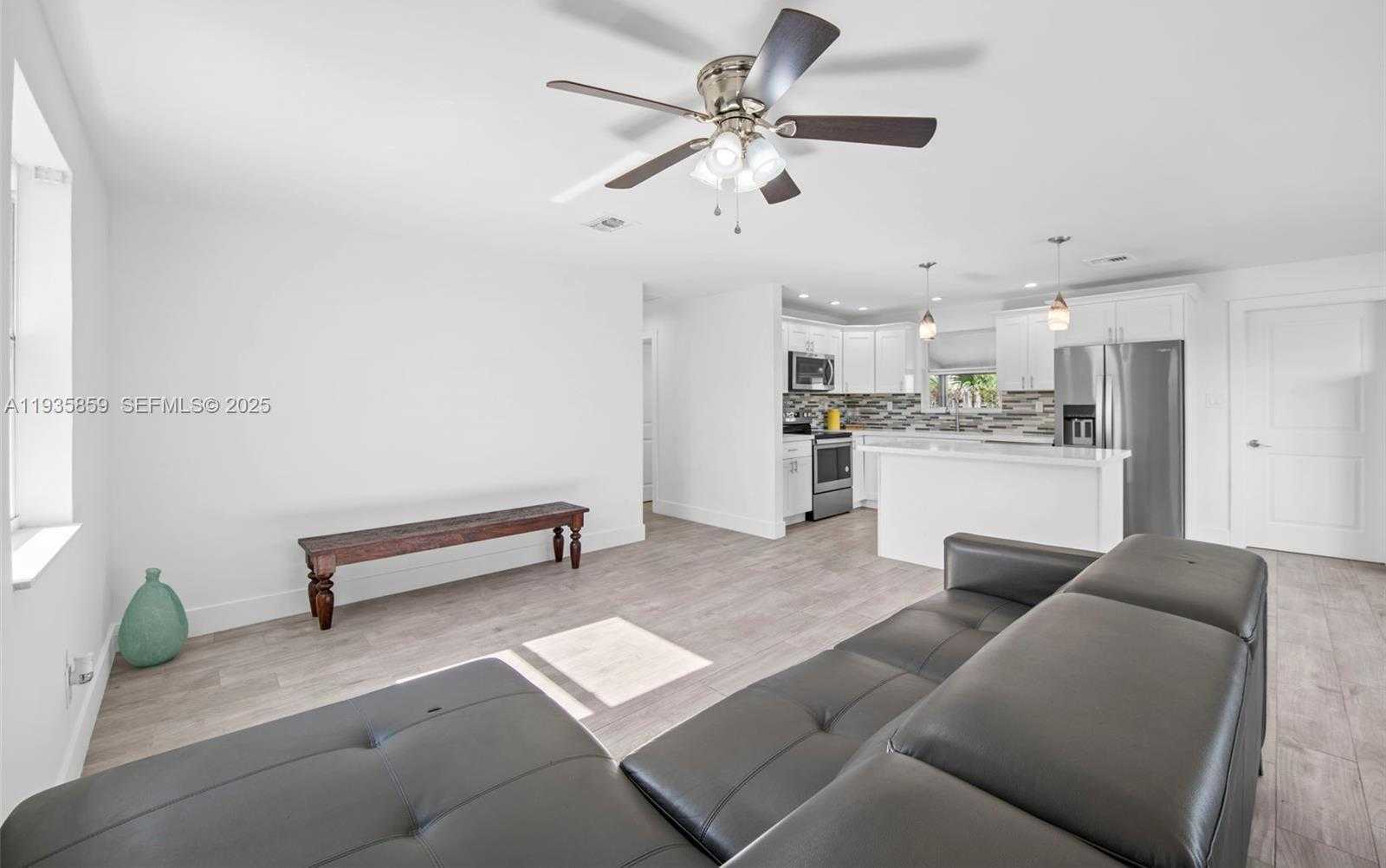 Small Image of 5641 NORTH EAST 8TH AVE, Oakland Park Number 6