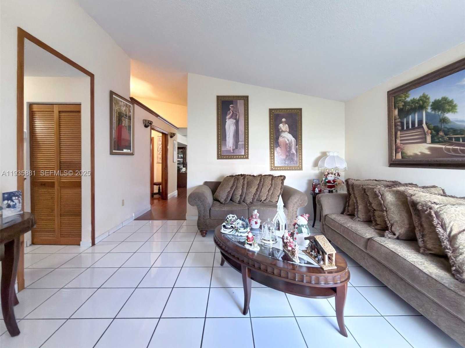 Small Image of 14220 SOUTH WEST 53RD ST, Miami Number 12