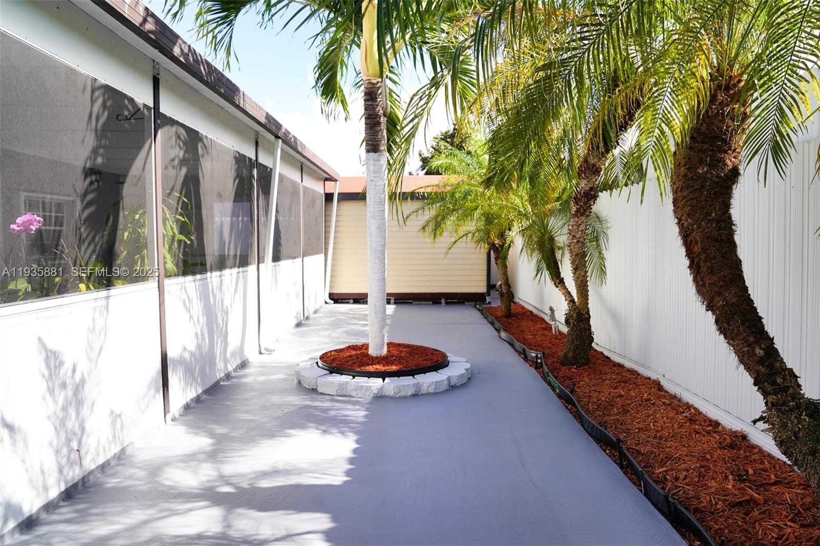 Small Image of 14220 SOUTH WEST 53RD ST, Miami Number 21