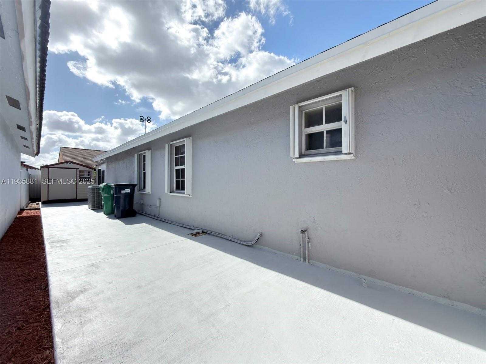 Small Image of 14220 SOUTH WEST 53RD ST, Miami Number 22