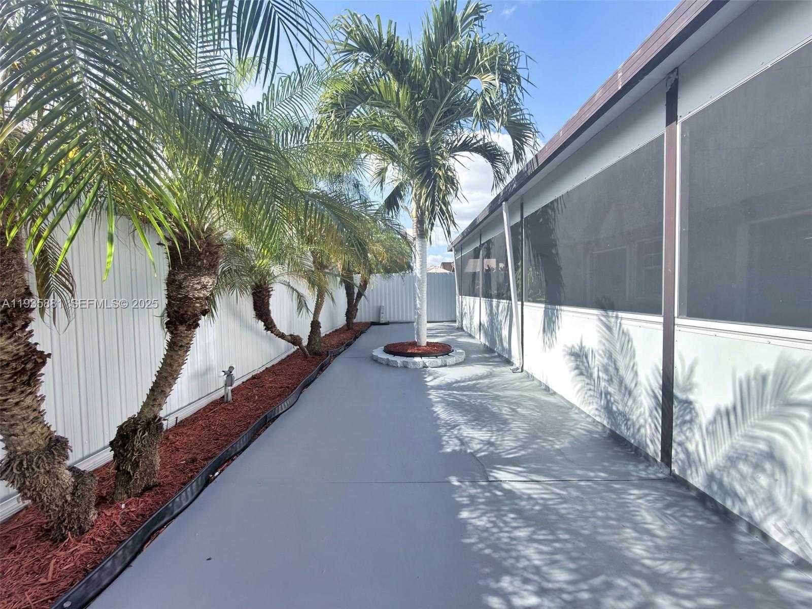 Small Image of 14220 SOUTH WEST 53RD ST, Miami Number 23