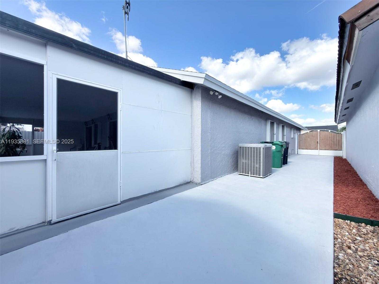 Small Image of 14220 SOUTH WEST 53RD ST, Miami Number 24