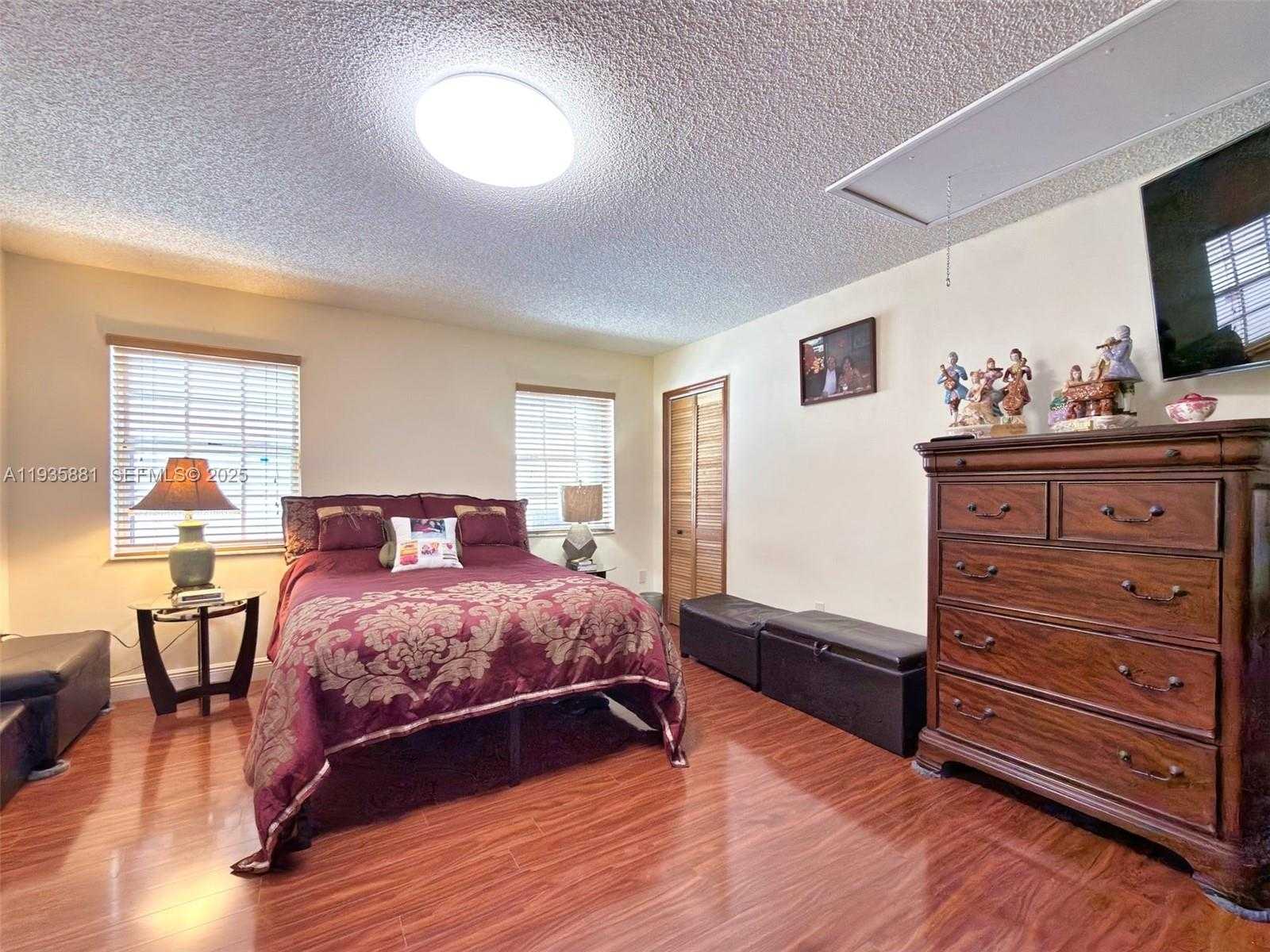 Small Image of 14220 SOUTH WEST 53RD ST, Miami Number 7