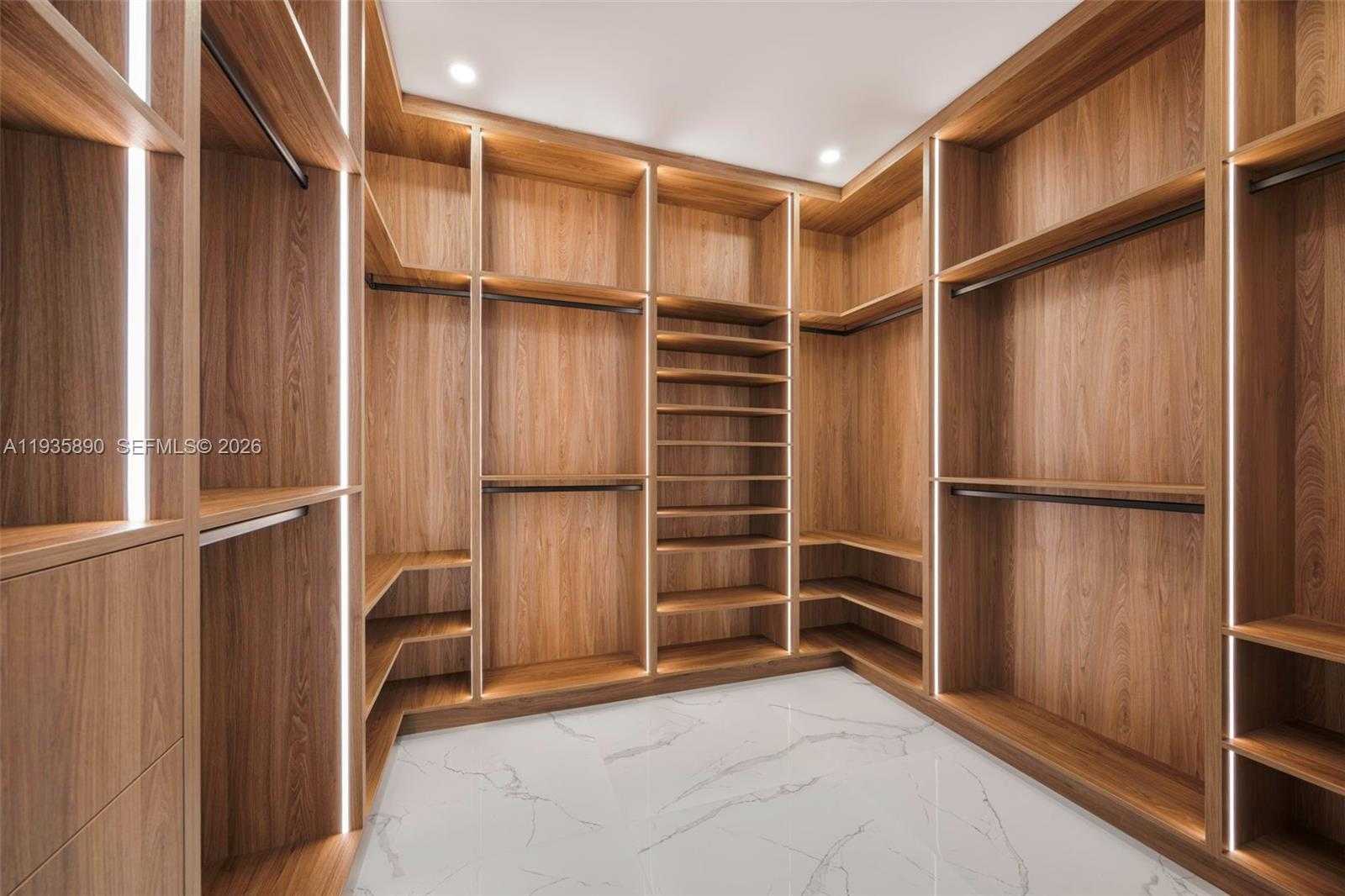 Small Image of South Miami Number 33