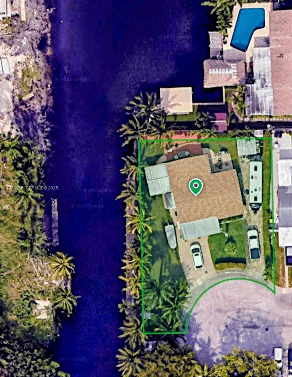 Small Image of 3081 SOUTH WEST 46TH CT, Dania Beach Number 2