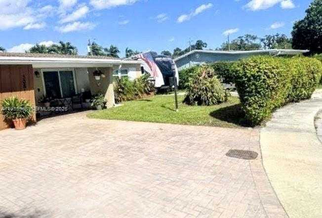Small Image of 3081 SOUTH WEST 46TH CT, Dania Beach Number 4