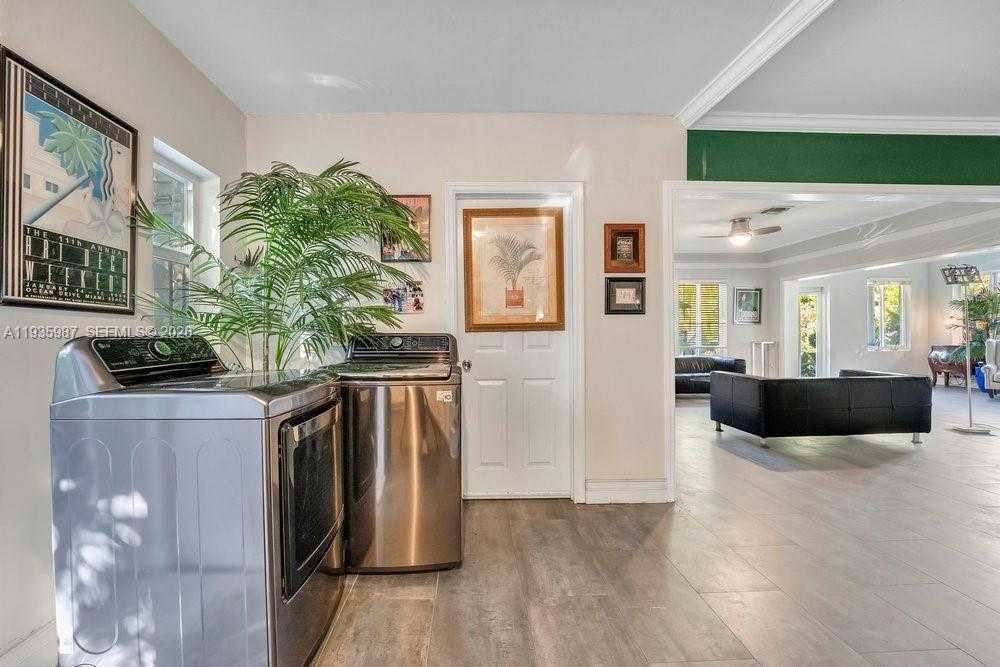 Small Image of 634 NORTH EAST 72ND TER, Miami Number 13