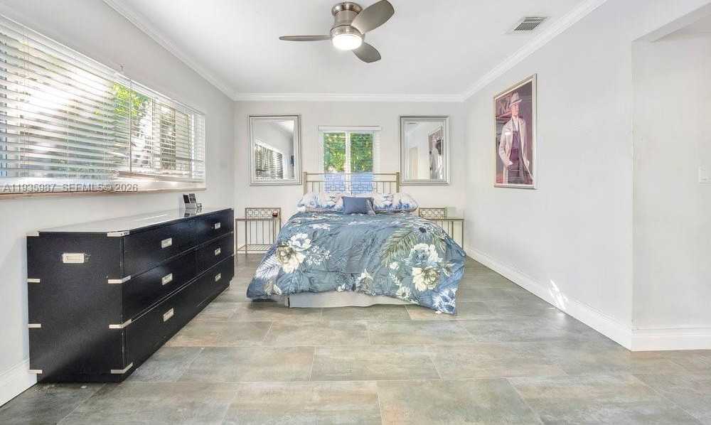 Small Image of 634 NORTH EAST 72ND TER, Miami Number 15