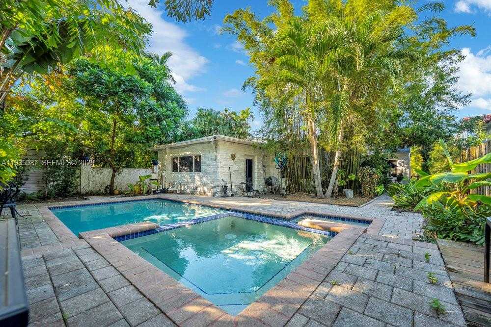 Small Image of 634 NORTH EAST 72ND TER, Miami Number 21