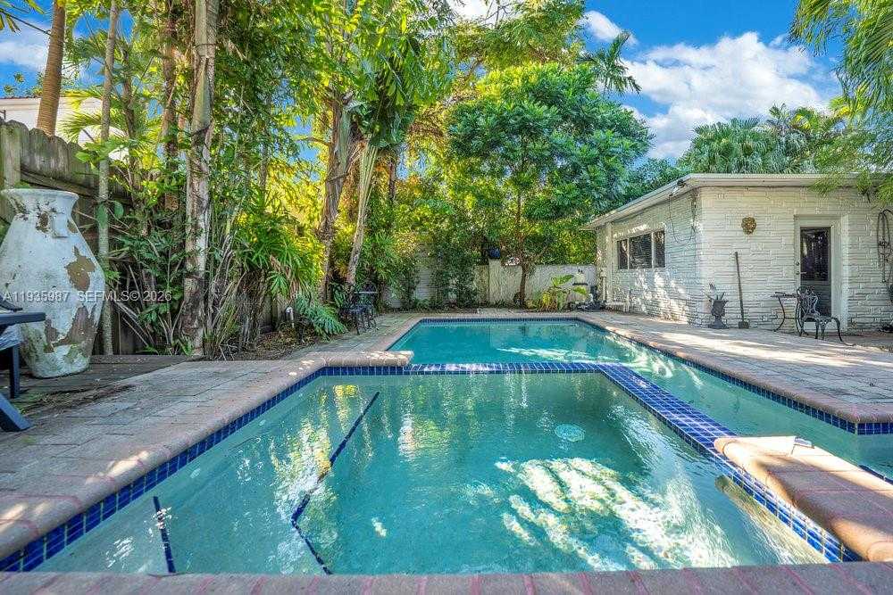 Small Image of 634 NORTH EAST 72ND TER, Miami Number 22