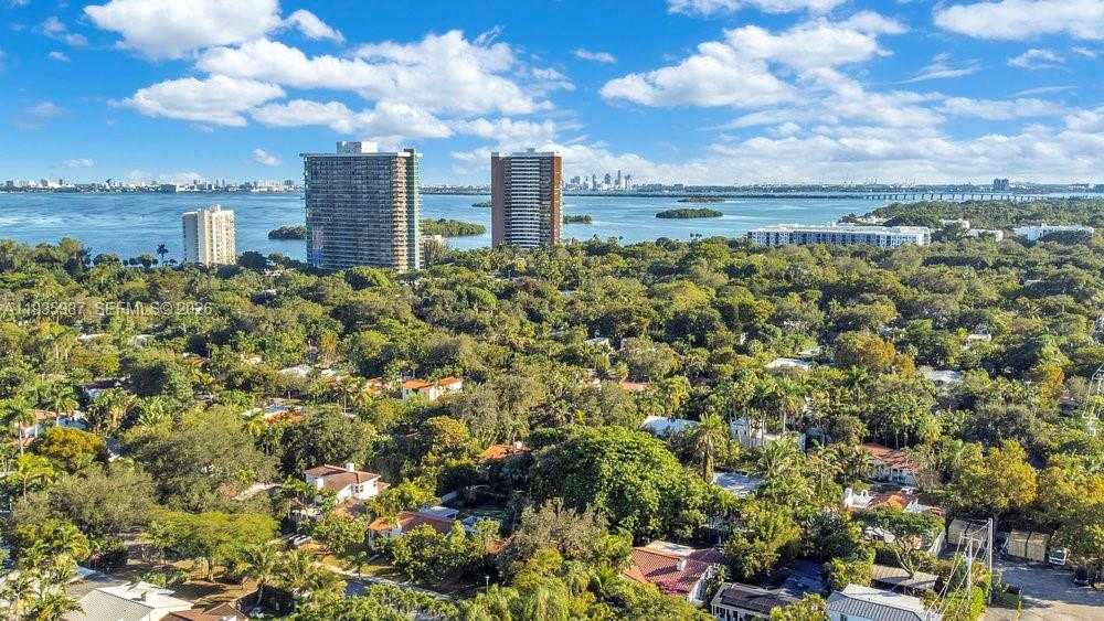 Small Image of 634 NORTH EAST 72ND TER, Miami Number 26