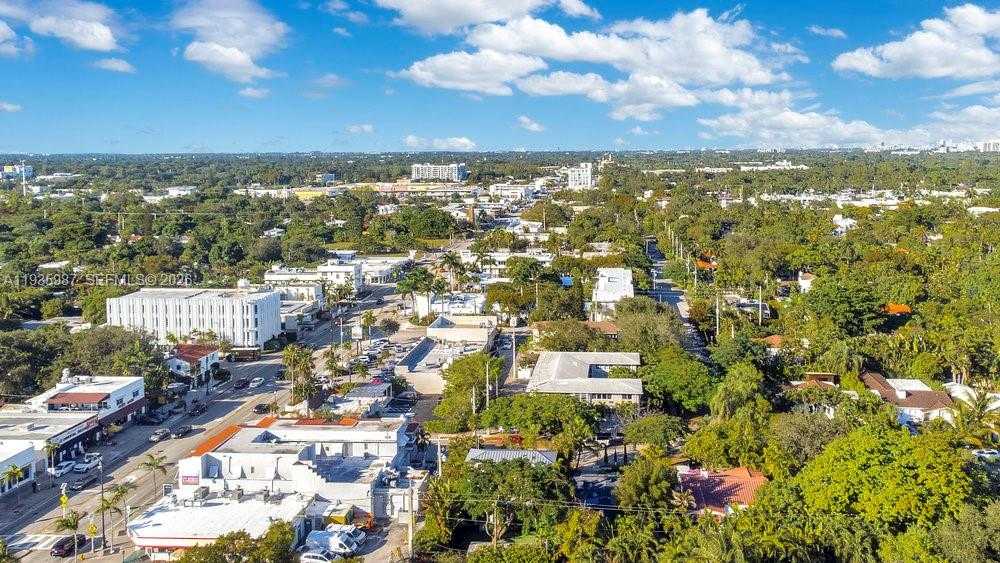 Small Image of 634 NORTH EAST 72ND TER, Miami Number 27