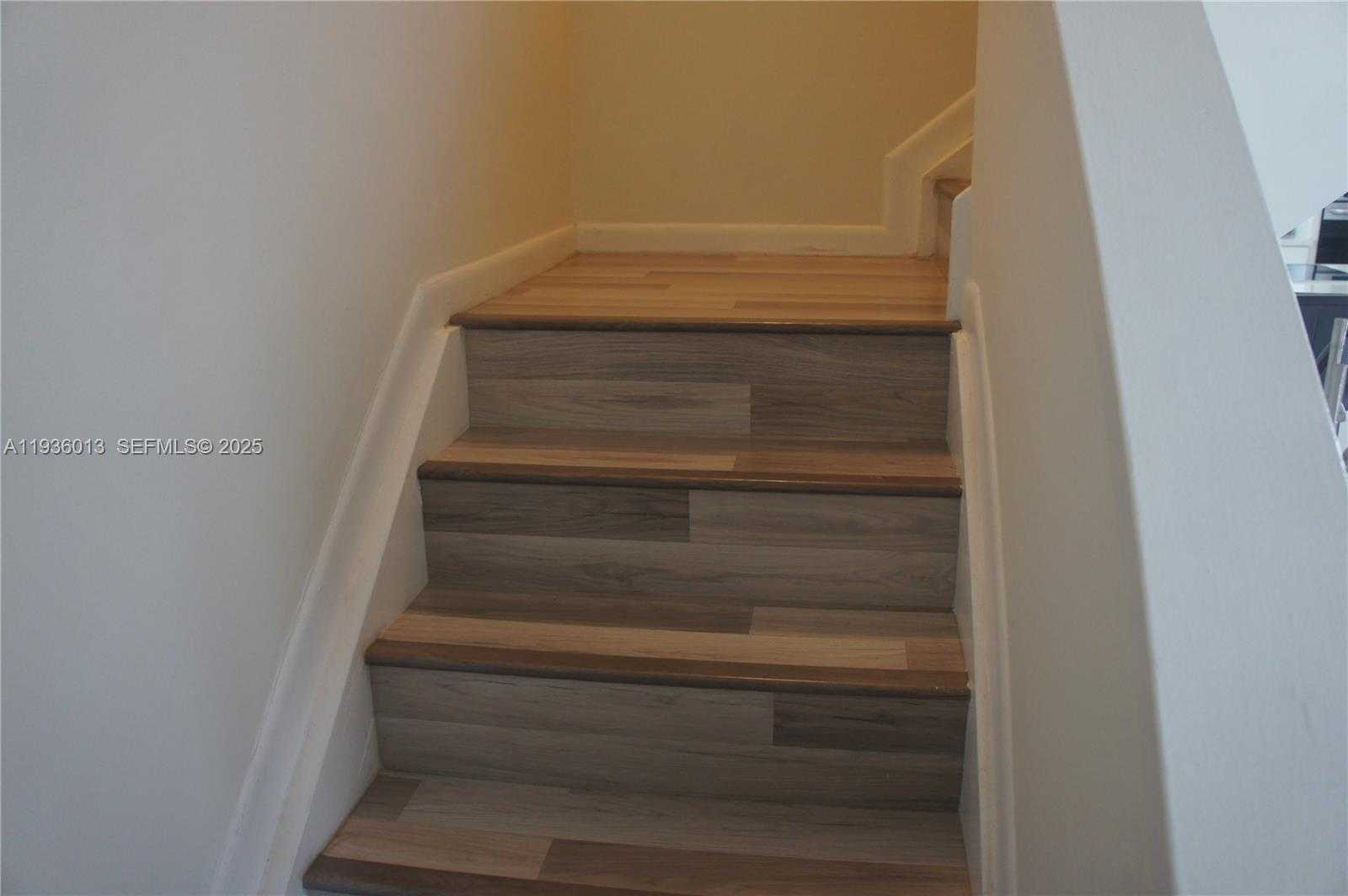 Small Image of 14574 SOUTH WEST 94TH LN, Miami Number 8