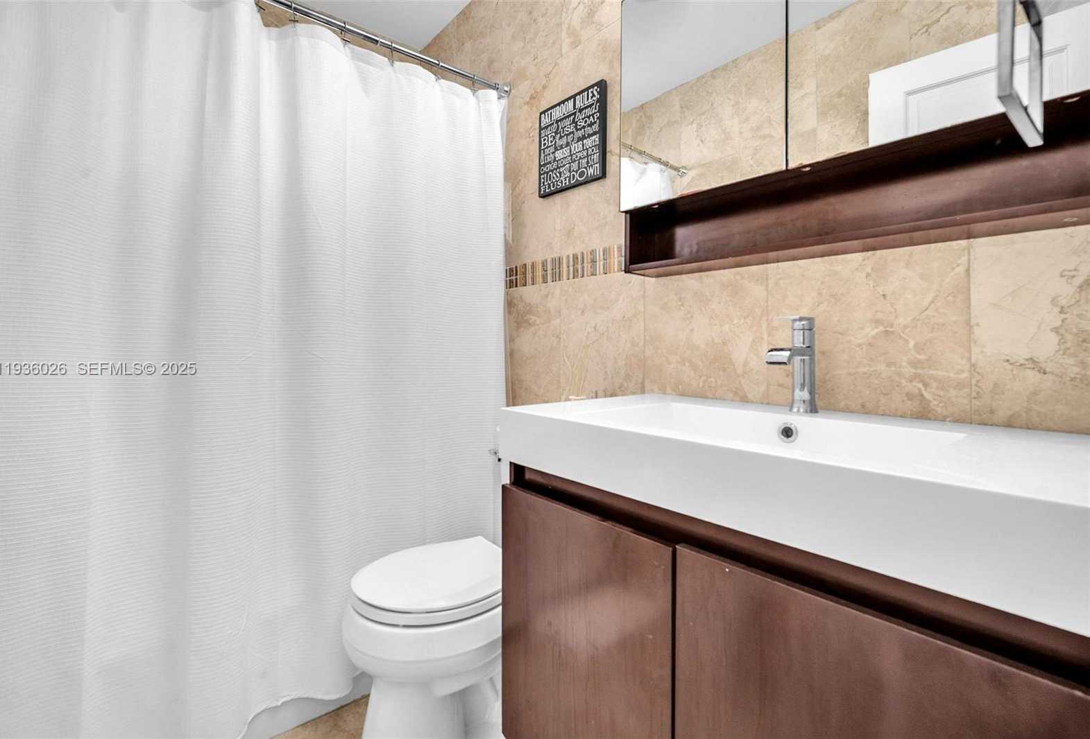 Small Image of 851 BLUEBIRD AVE, Miami Springs Number 24