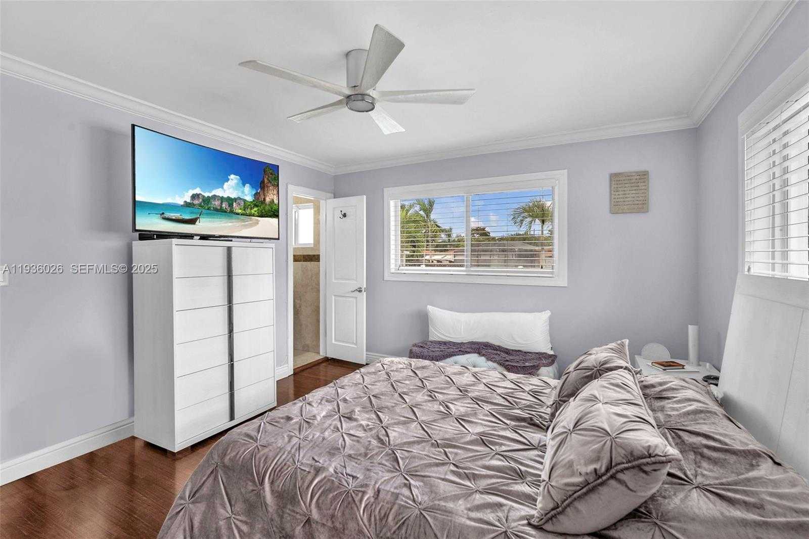 Small Image of 851 BLUEBIRD AVE, Miami Springs Number 26