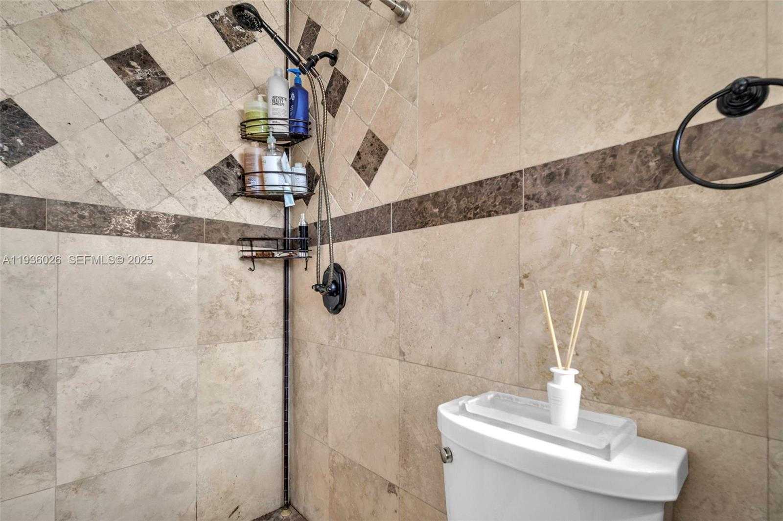 Small Image of 851 BLUEBIRD AVE, Miami Springs Number 29