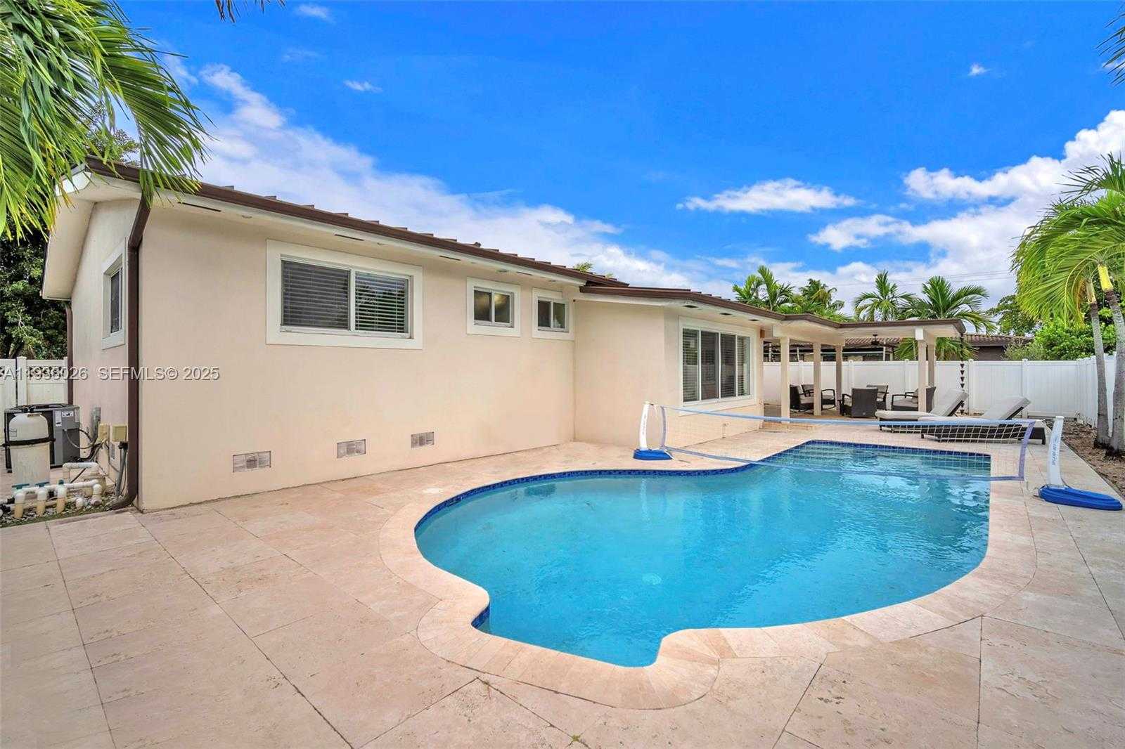 Small Image of 851 BLUEBIRD AVE, Miami Springs Number 37