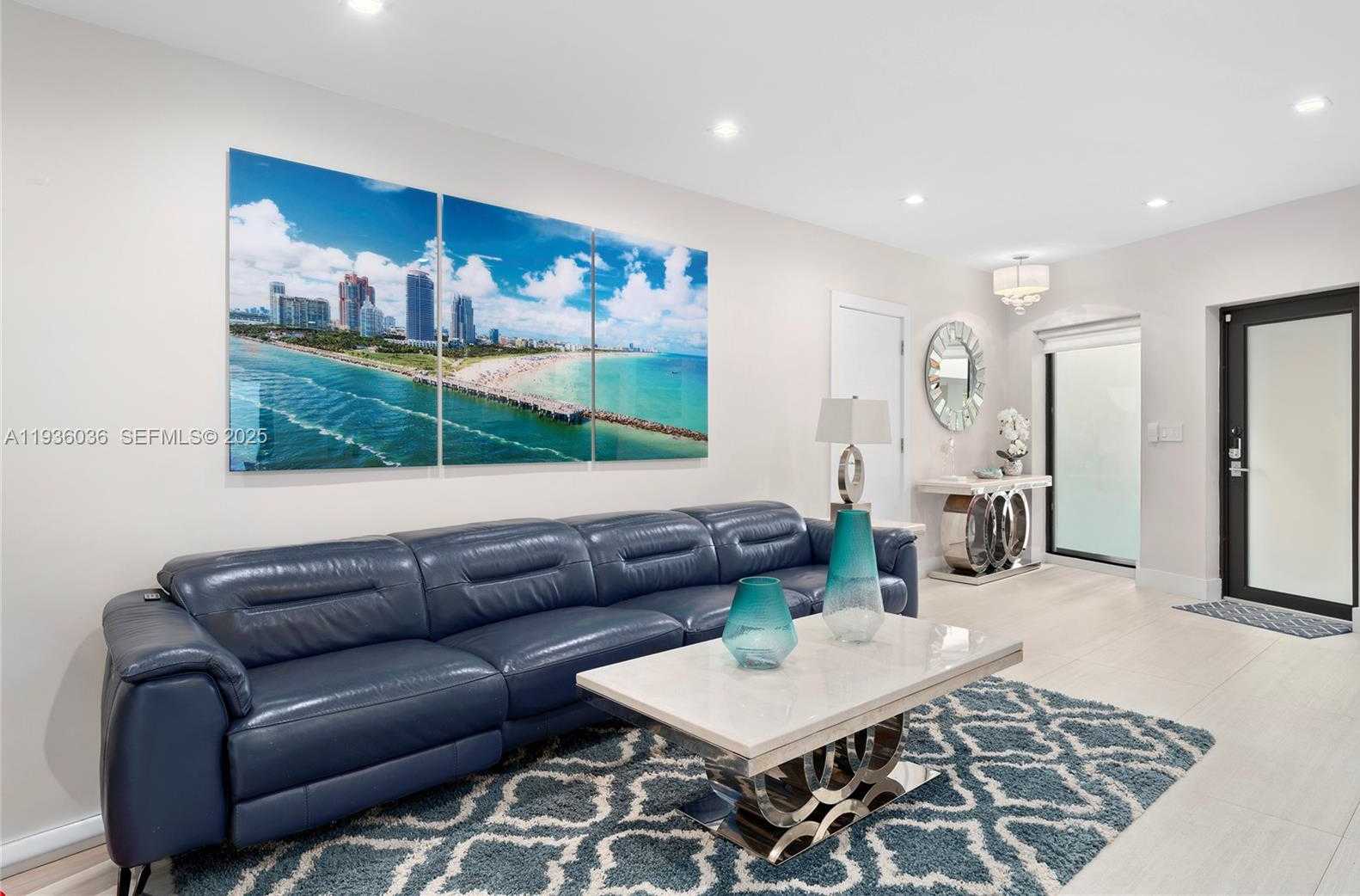 Small Image of 3141 NORTH BAY RD, Miami Beach Number 12