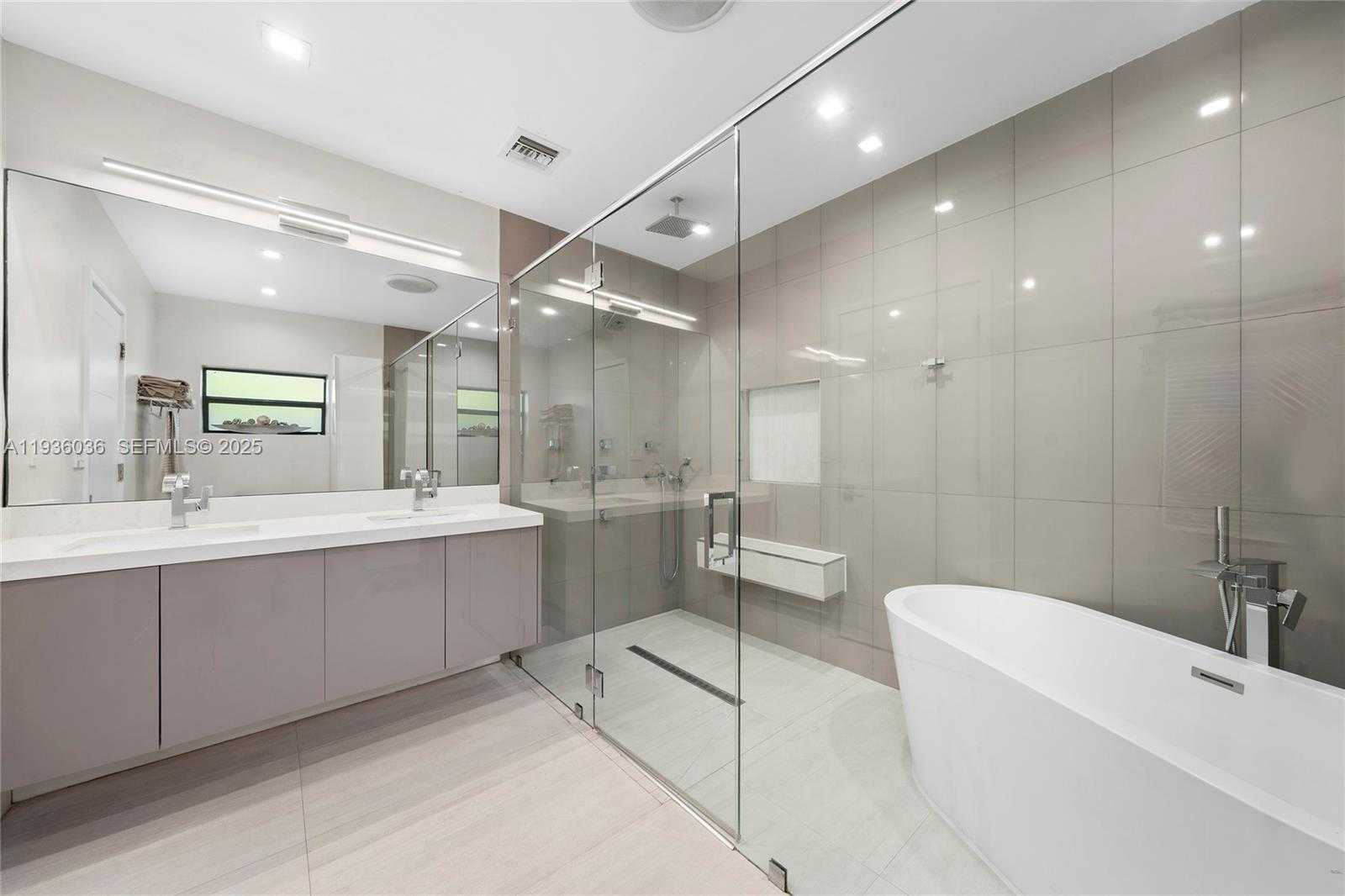 Small Image of 3141 NORTH BAY RD, Miami Beach Number 23