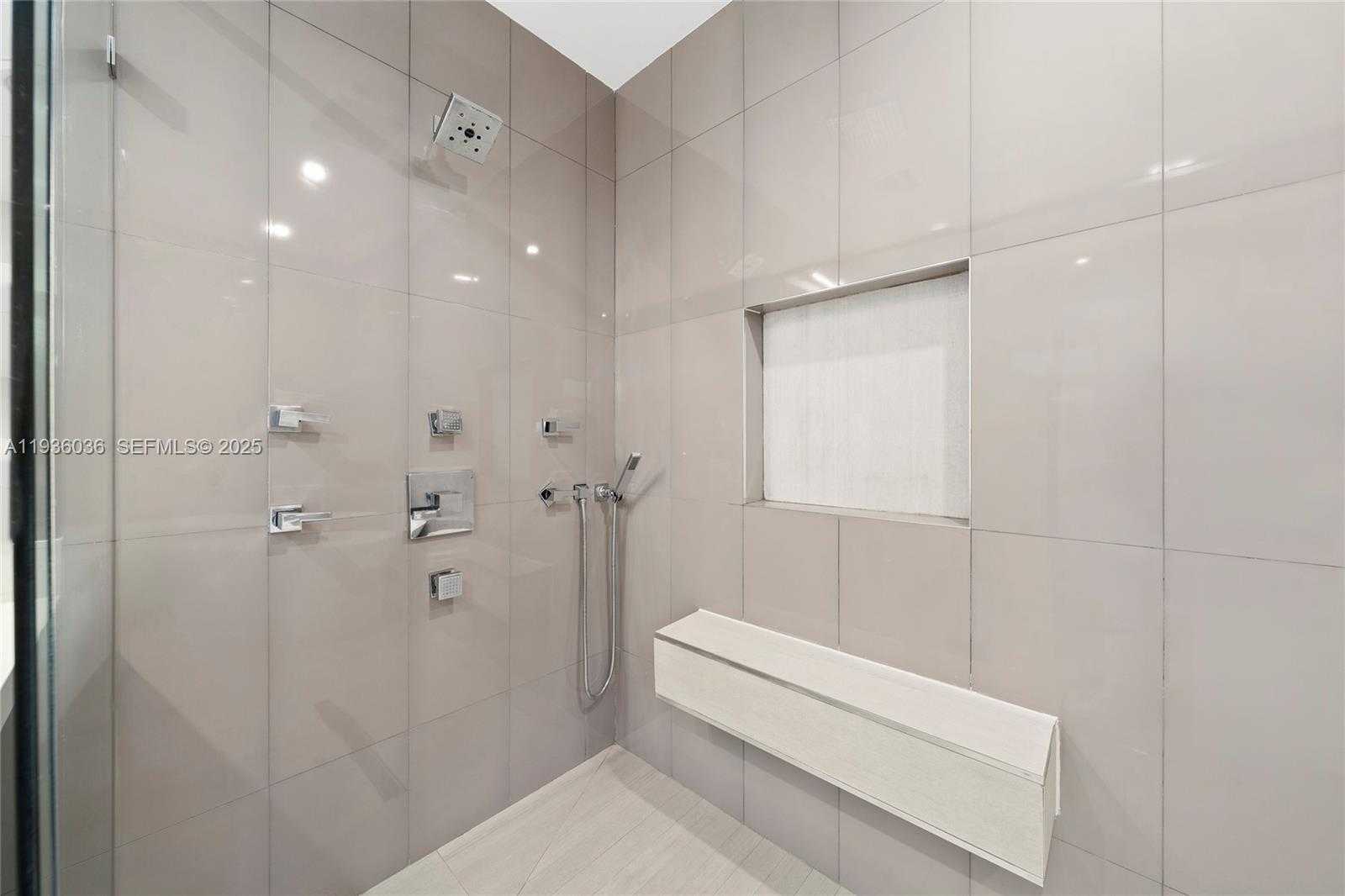 Small Image of 3141 NORTH BAY RD, Miami Beach Number 25