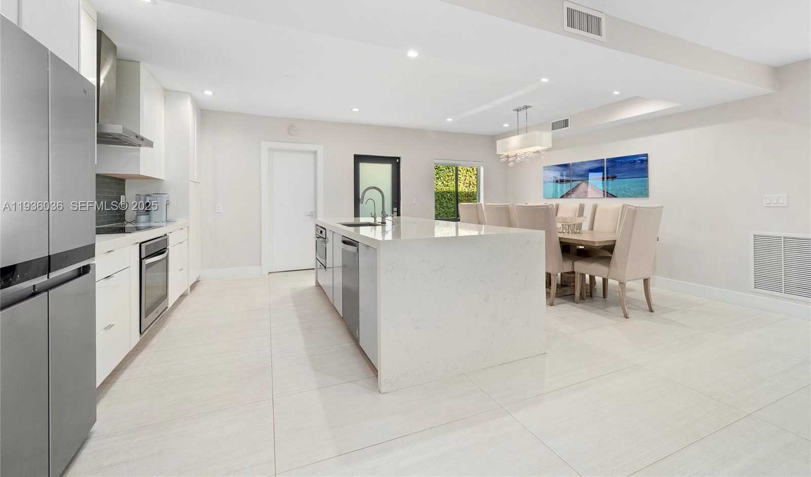 Small Image of 3141 NORTH BAY RD, Miami Beach Number 5