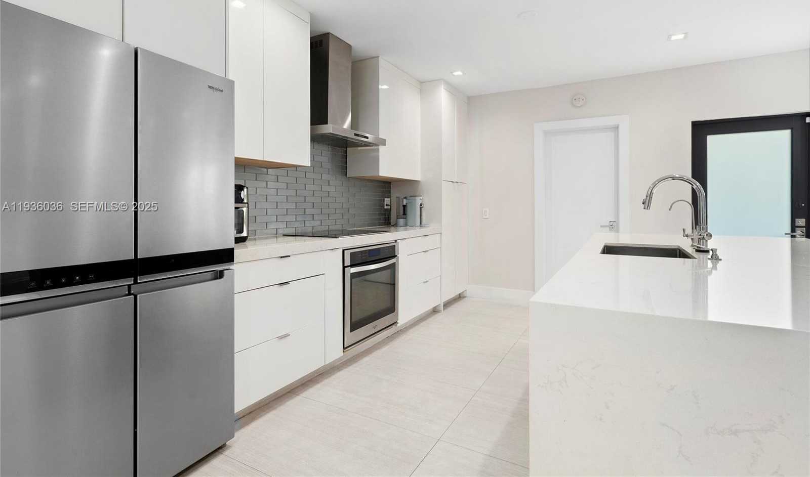 Small Image of 3141 NORTH BAY RD, Miami Beach Number 8