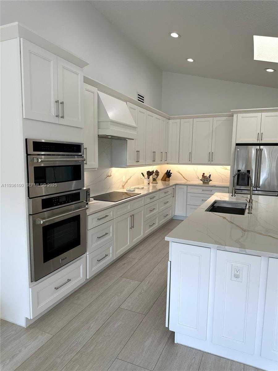 Small Image of 2 ALNWICK RD, Palm Beach Gardens Number 13