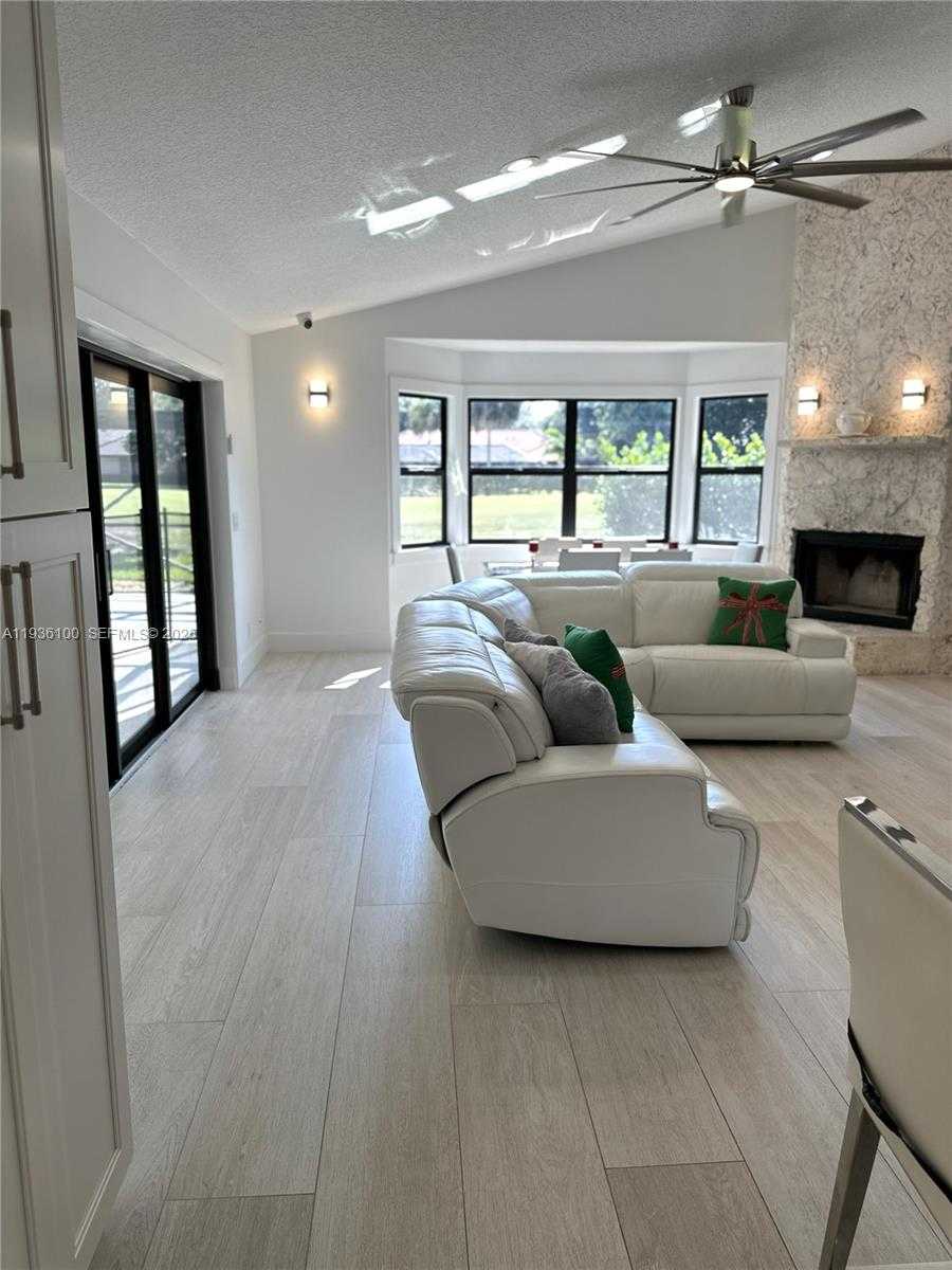 Small Image of 2 ALNWICK RD, Palm Beach Gardens Number 18