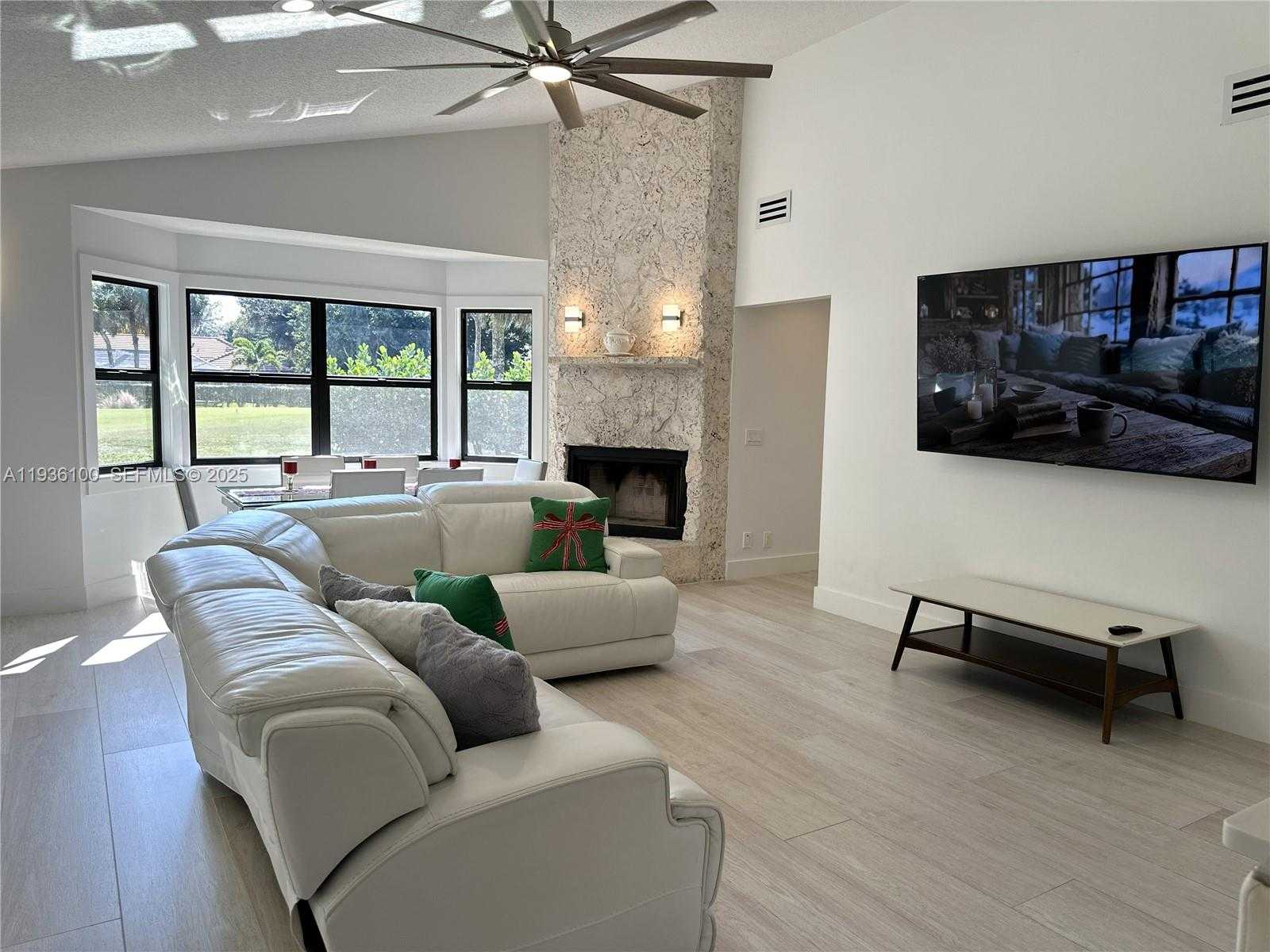 Small Image of 2 ALNWICK RD, Palm Beach Gardens Number 19