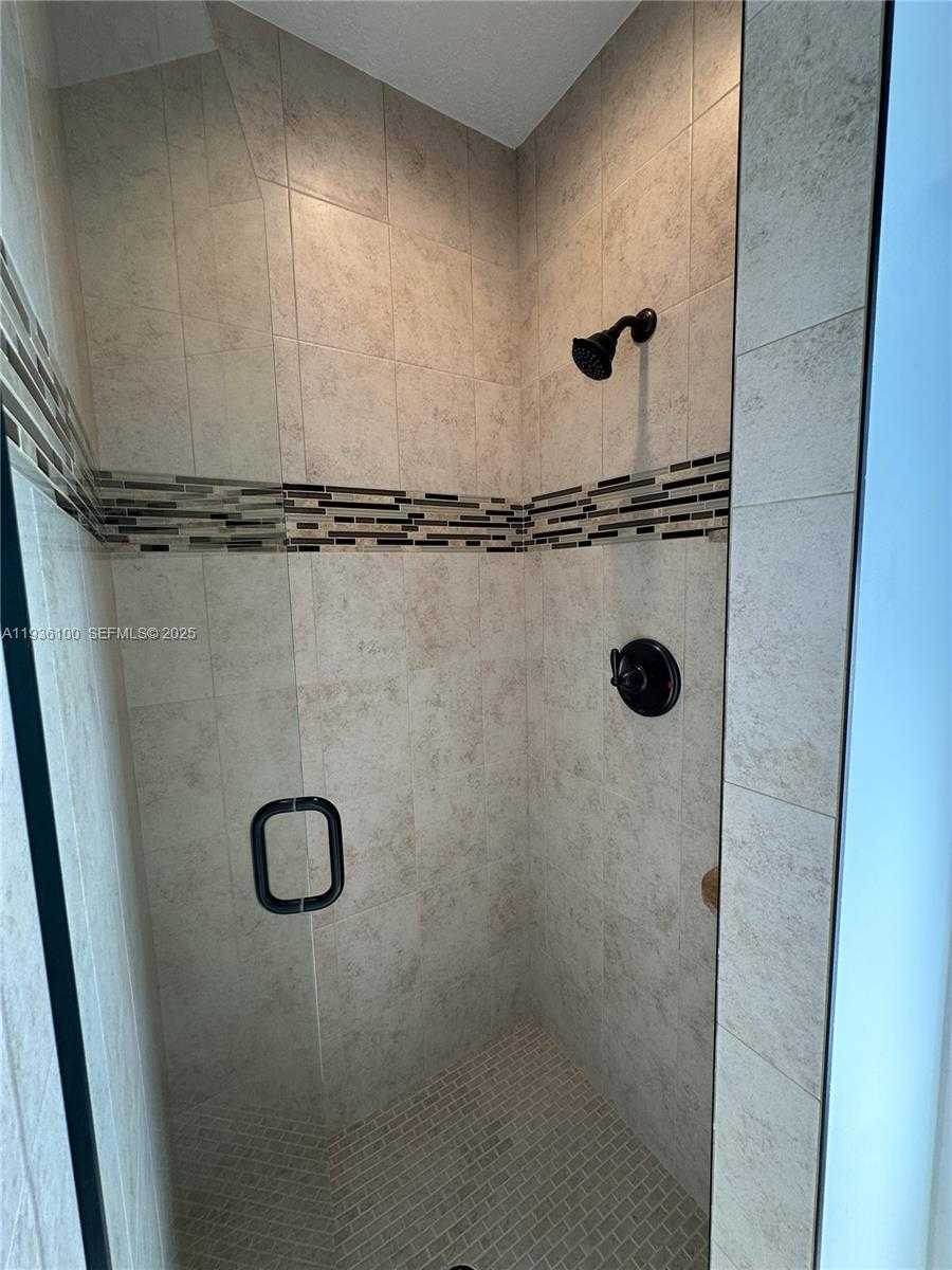 Small Image of 2 ALNWICK RD, Palm Beach Gardens Number 36