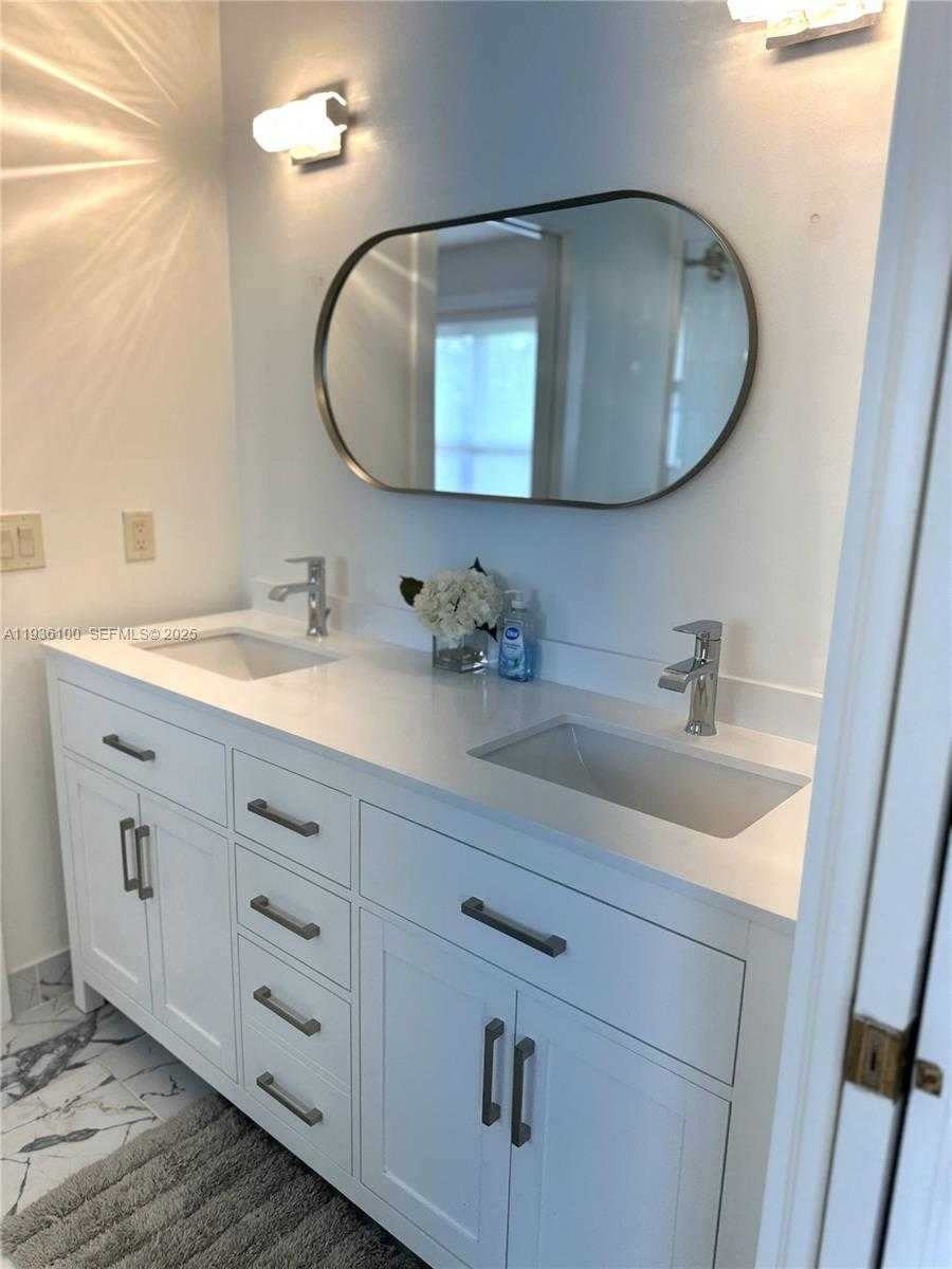 Small Image of 2 ALNWICK RD, Palm Beach Gardens Number 38