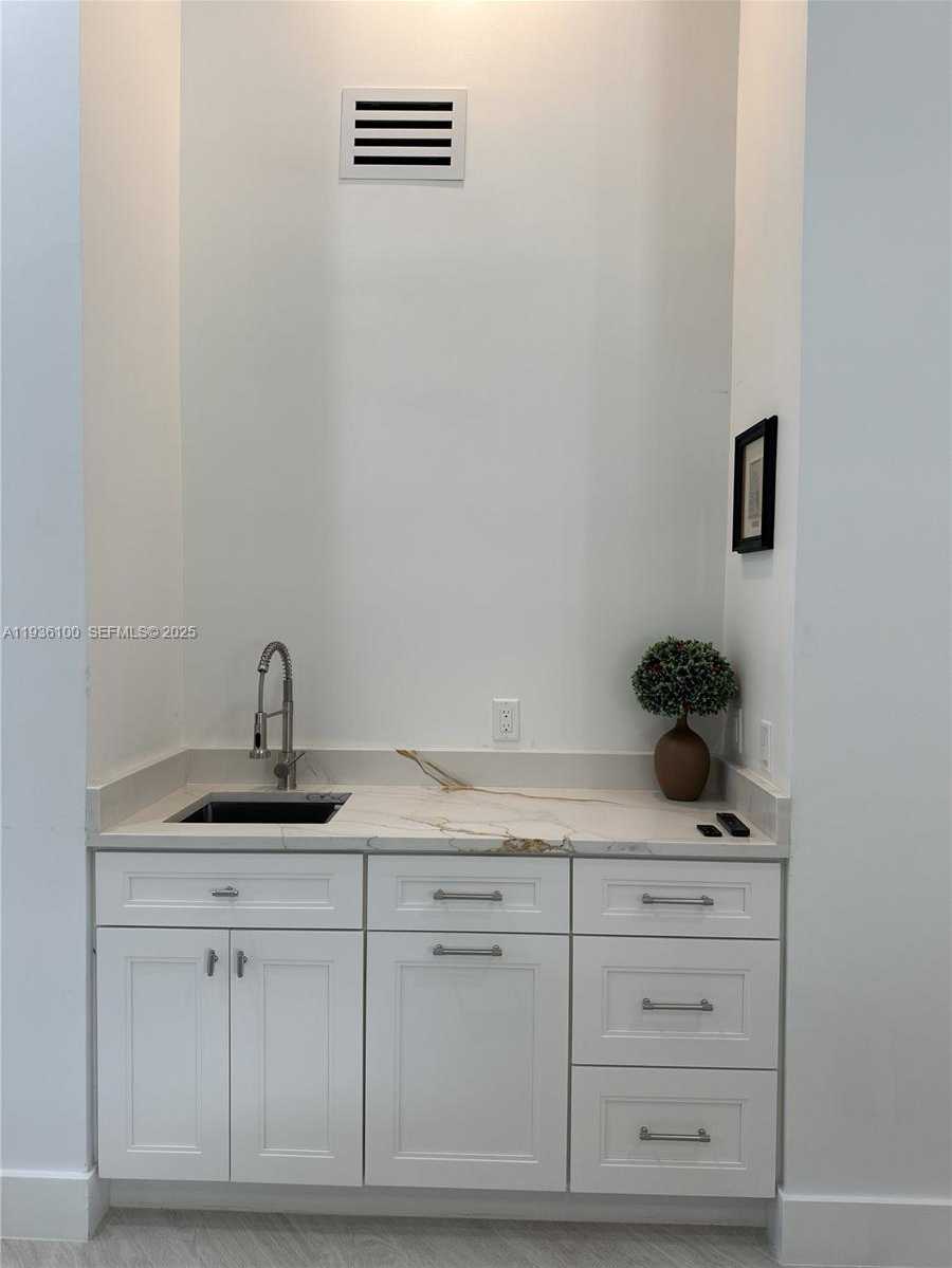 Small Image of 2 ALNWICK RD, Palm Beach Gardens Number 8