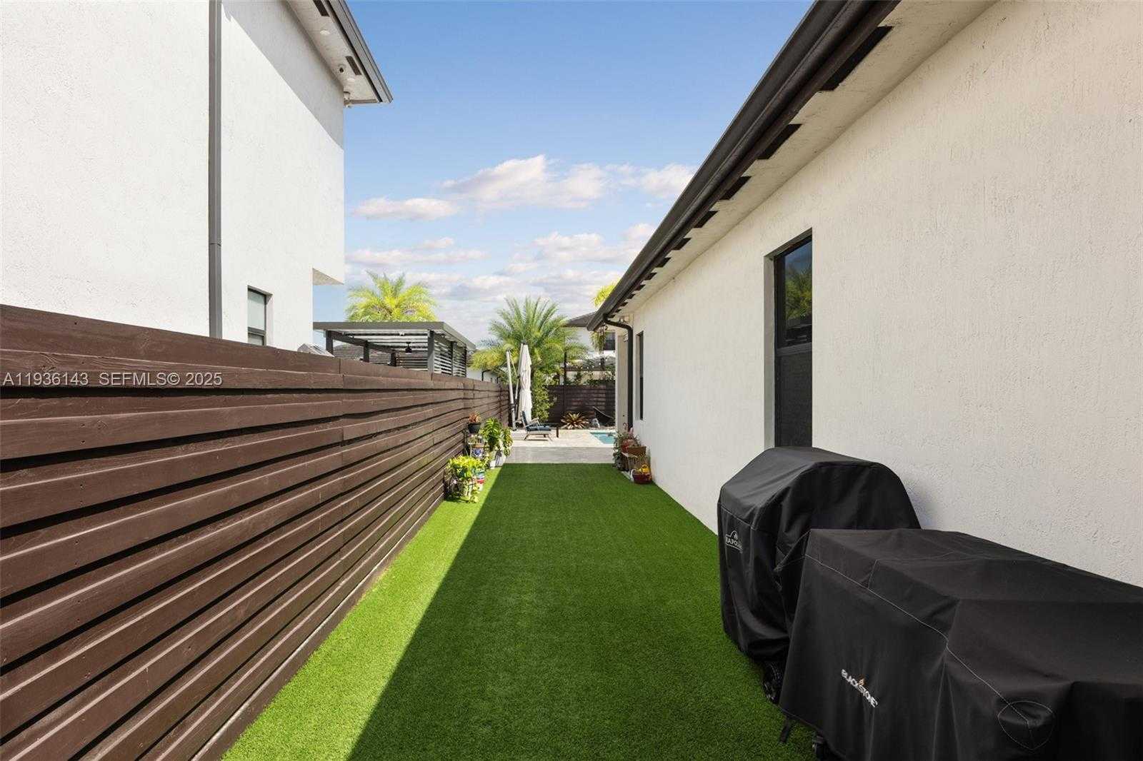 Small Image of 8811 NORTH WEST 154TH TER, Miami Lakes Number 28