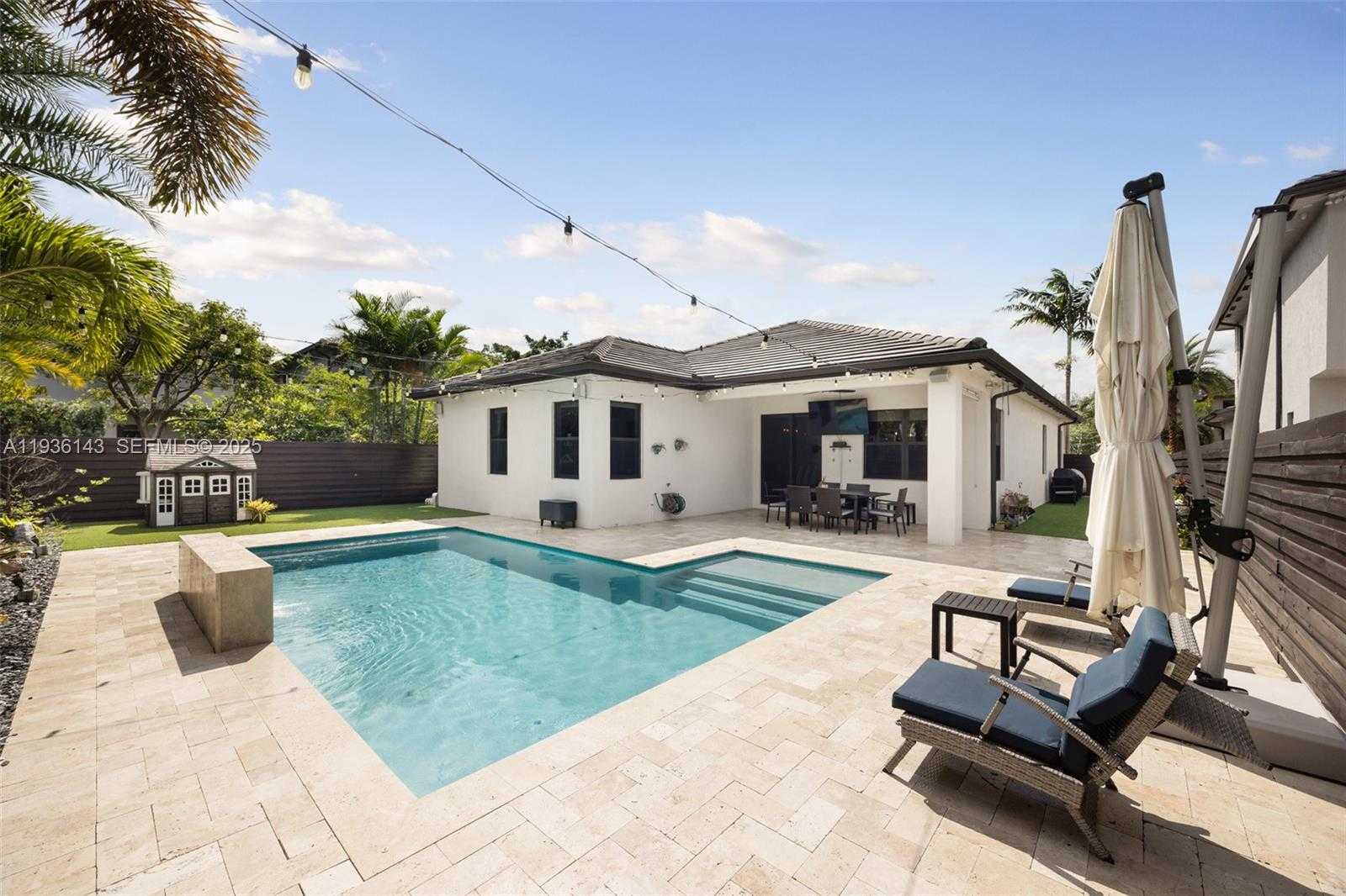 Small Image of 8811 NORTH WEST 154TH TER, Miami Lakes Number 30