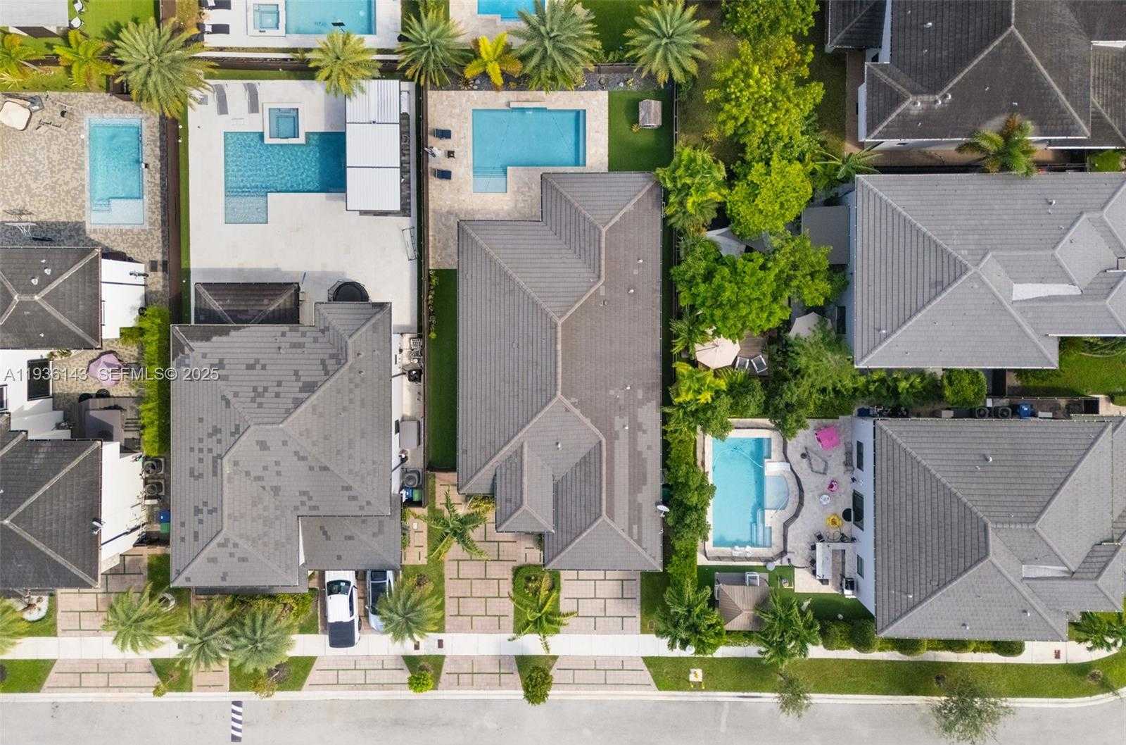 Small Image of 8811 NORTH WEST 154TH TER, Miami Lakes Number 37