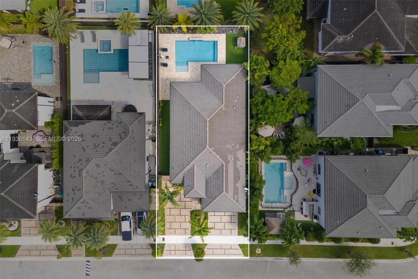 Small Image of 8811 NORTH WEST 154TH TER, Miami Lakes Number 38