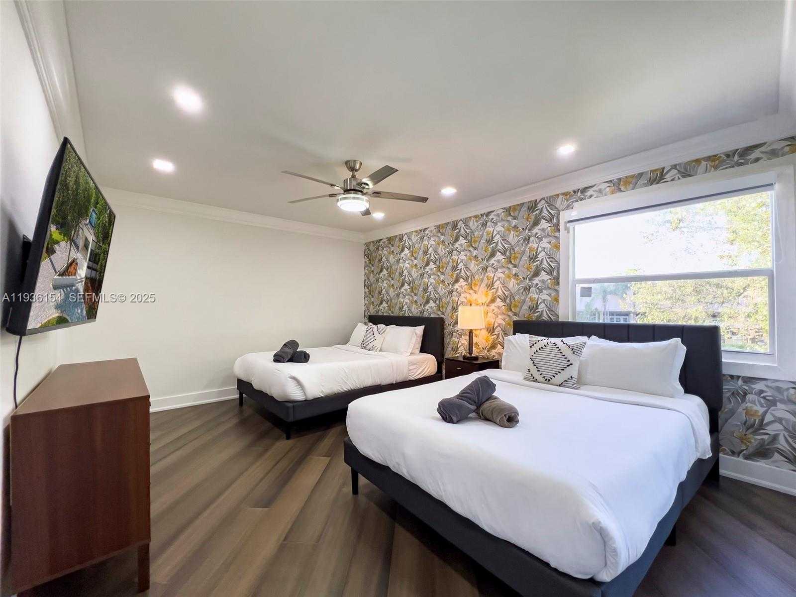 Small Image of 11861 NORTH WEST 4TH ST, Plantation Number 28