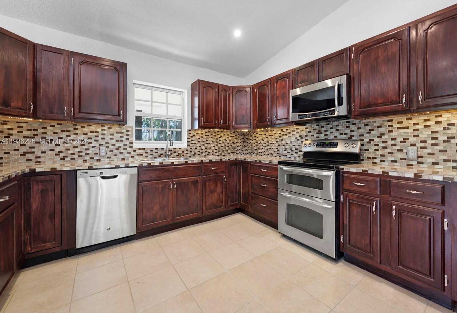 Small Image of 18901 SOUTH WEST 59TH ST, Southwest Ranches Number 13