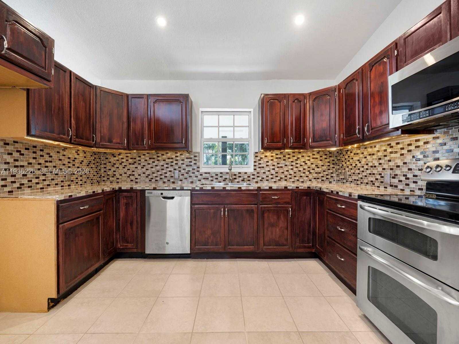 Small Image of 18901 SOUTH WEST 59TH ST, Southwest Ranches Number 14